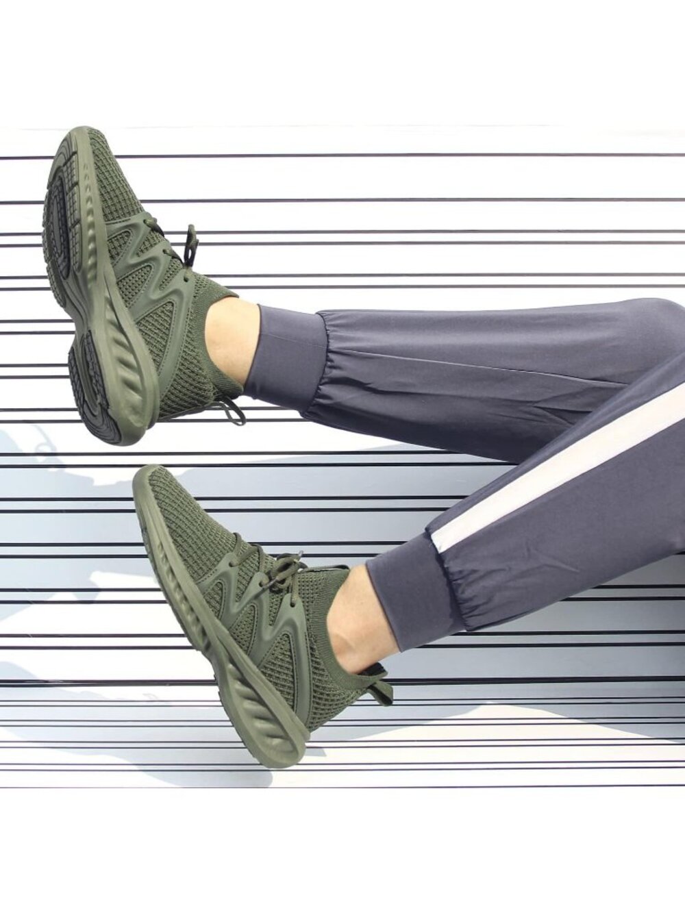 Women's Green Lightweight Non Slip Workout Breathable Mesh Solid Walking Sneaker - Picture 2 of 6
